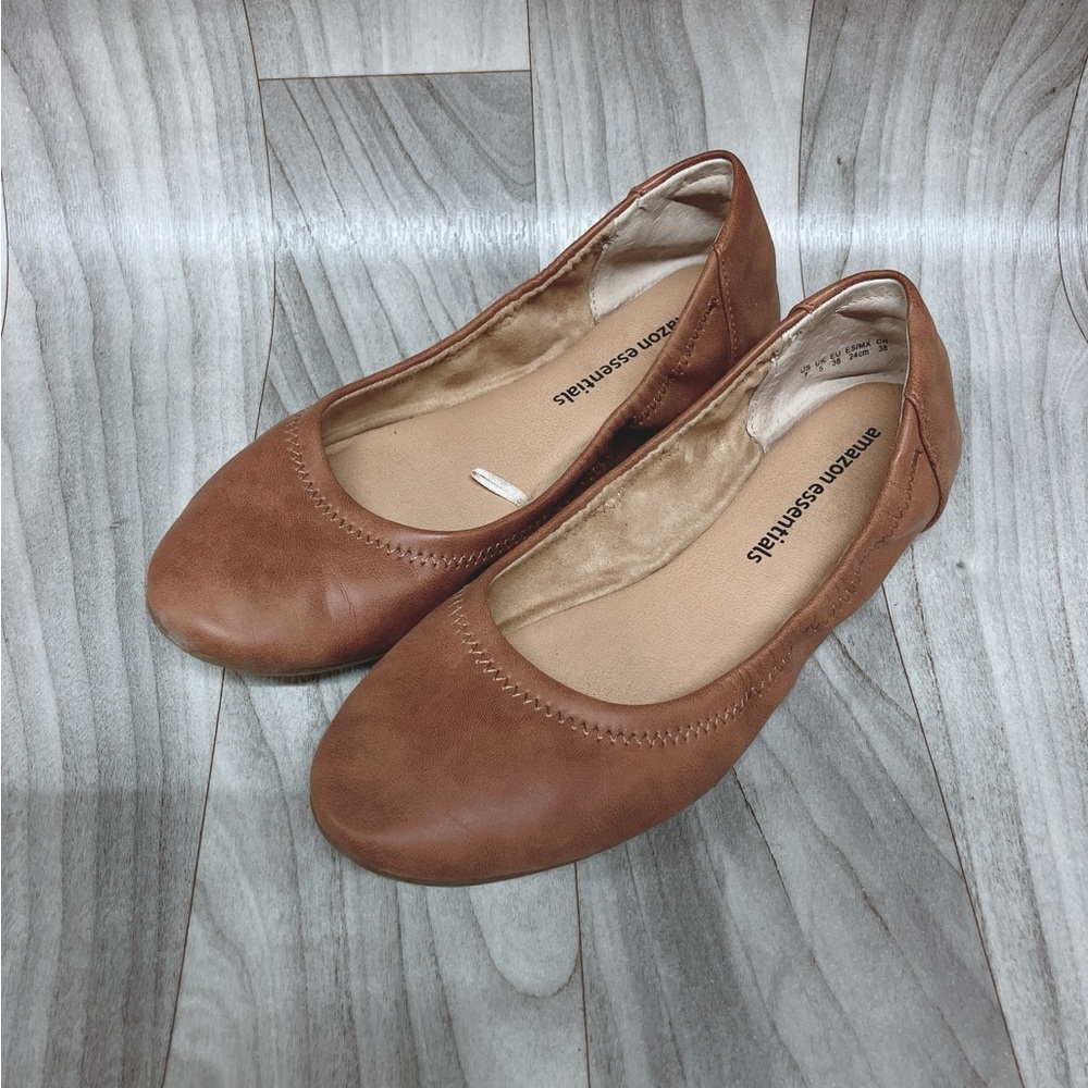 Amazon Essentials Women's Tan Ballet Flats